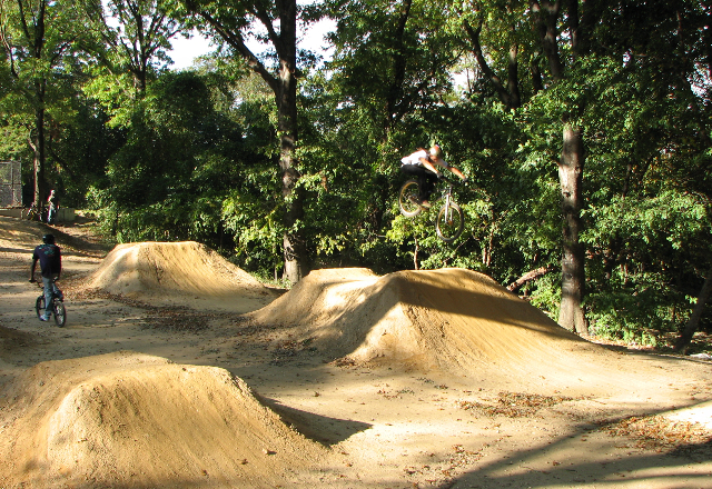 dirt-jump-park-at-highbridge